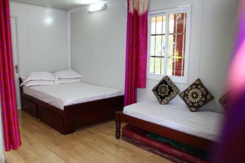 Hostal Myspace Holiday Inn