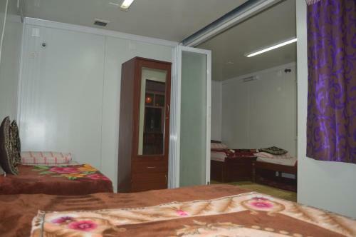 Hostal Myspace Holiday Inn