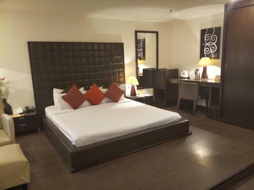 The Seventeen Degrees Hotel