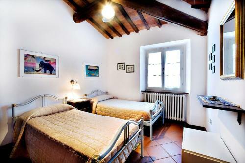 Torricella Villa Sleeps 10 Pool