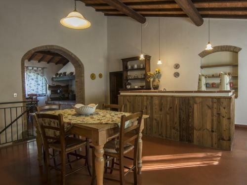 Grezzano Villa Sleeps 14 Pool Wifi