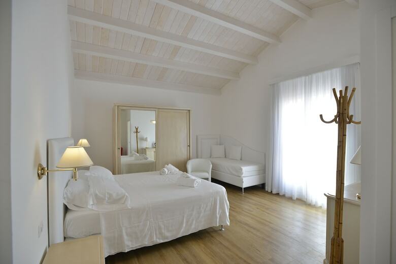 Hostal Arenosu A Pochi Km Dalle Spiagge
