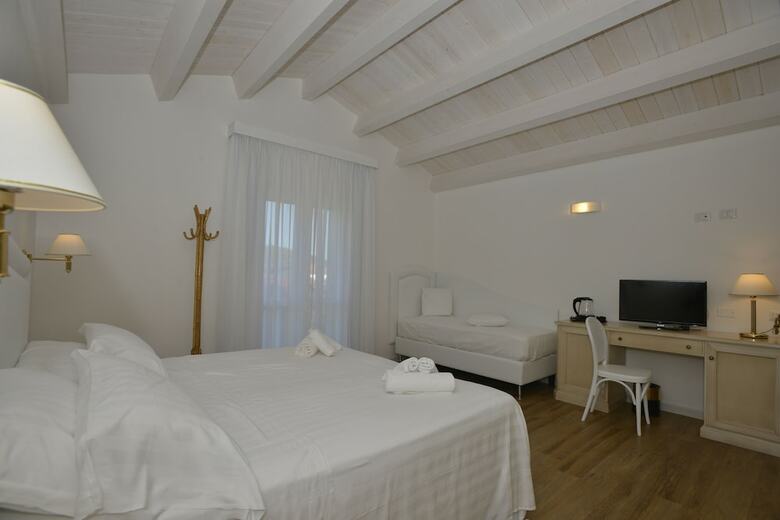 Hostal Arenosu A Pochi Km Dalle Spiagge