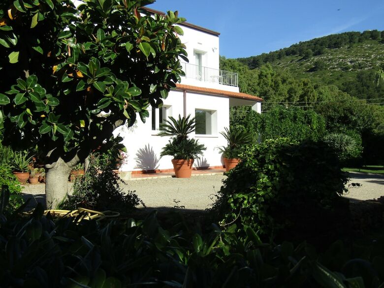 Hostal Arenosu A Pochi Km Dalle Spiagge