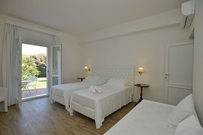 Hostal Arenosu A Pochi Km Dalle Spiagge