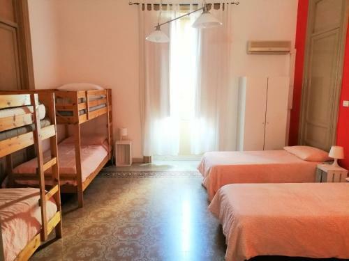 Jonathan Hostel & Guesthouse