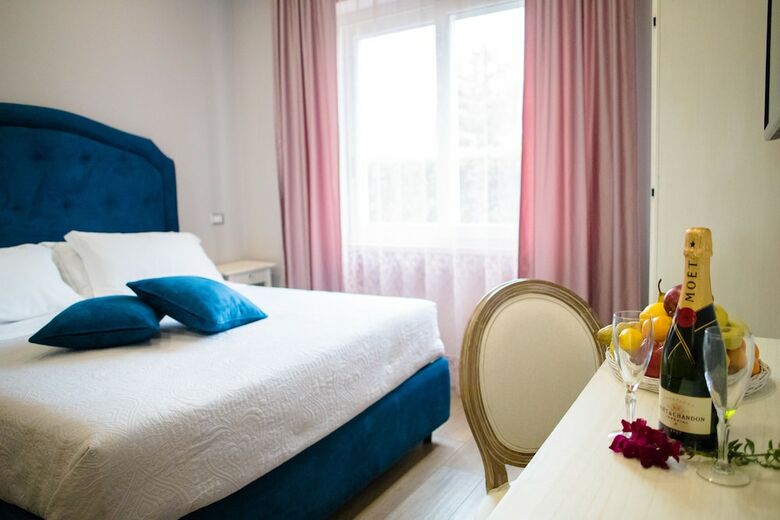 Hostal Relais Villa Italia