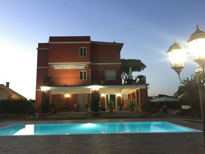 Hostal Relais Villa Italia