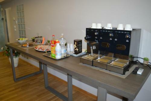 B&B Jolie Center