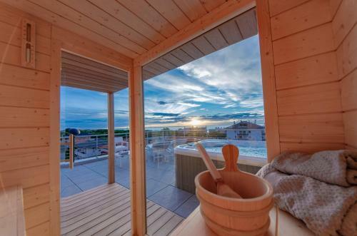 Soleis Sea View Spa Apartment