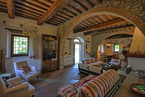 Osteriola Villa Sleeps 12 Pool Wifi