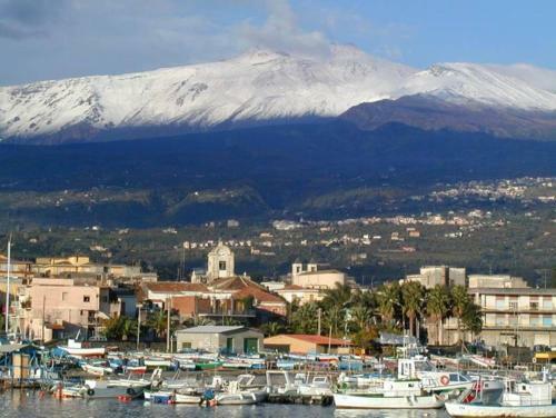 Apartamento Between The Sea And Etna