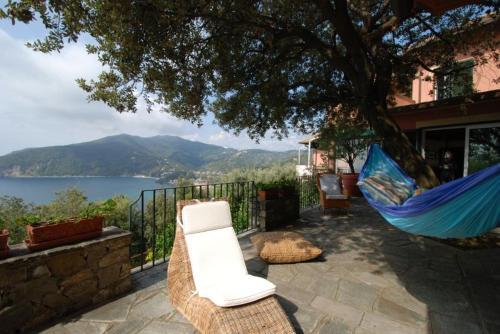Moneglia Villa Sleeps 8 Air Con Wifi