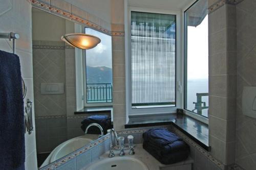 Moneglia Villa Sleeps 8 Air Con Wifi