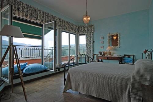 Moneglia Villa Sleeps 8 Air Con Wifi