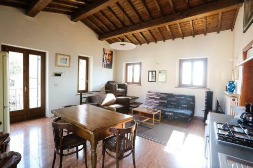 Merlo Nero Apartments