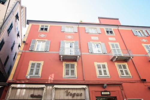 Hostal 6th Land - Rent Rooms Affittacamere