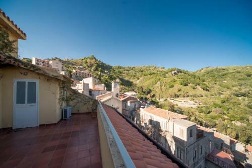 The Clock Houses Borgo Gallodoro