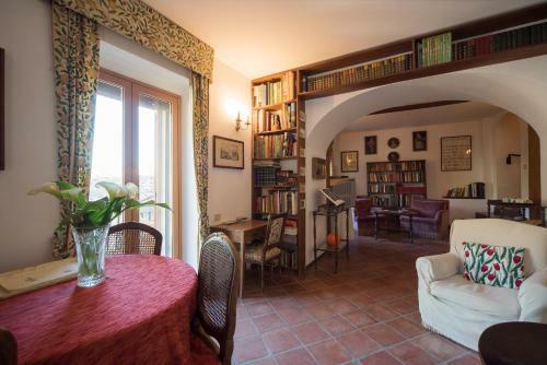 The Clock Houses Borgo Gallodoro