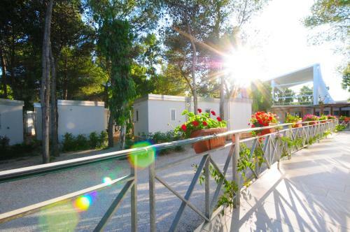 Hotel Sira Resort