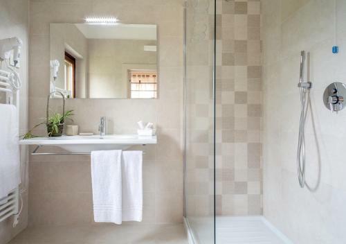 Hostal Tenuta Lamborghini Golf & Resort