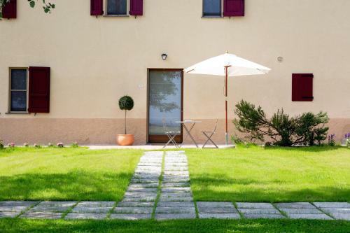 Hostal Tenuta Lamborghini Golf & Resort