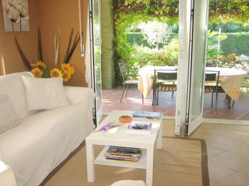 Modern Villa In Lazise With Private Pool