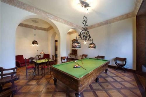 Ponte A Bozzone Villa Sleeps 25 Air Con