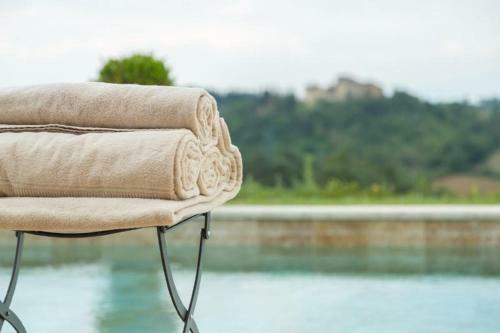 Ponte A Bozzone Villa Sleeps 25 Air Con
