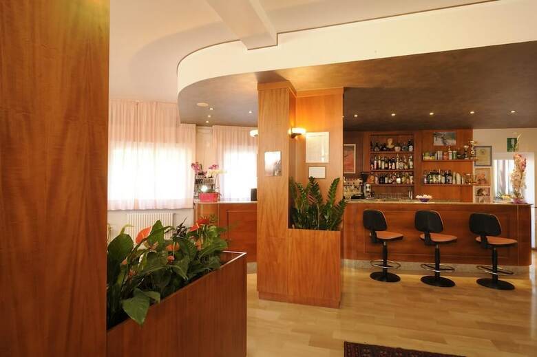 Hotel Tritone