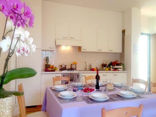 Morden Apartment In Sarnano With Pool