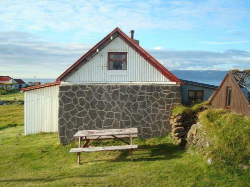 H�nuv�k Cottages