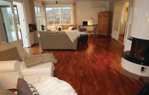 Holiday Home Lundegrend Homlevik