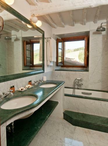 Volpaia Villa Sleeps 8 Wifi