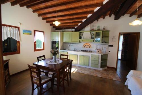 La Costa Villa Sleeps 13 Pool Wifi