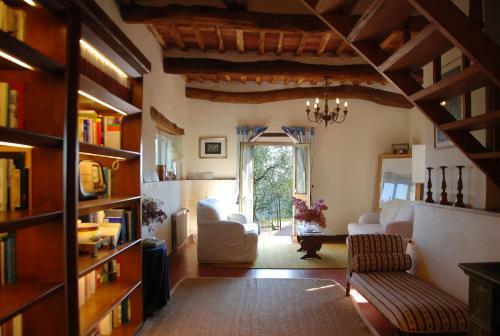 Balbano Villa Sleeps 8 Wifi