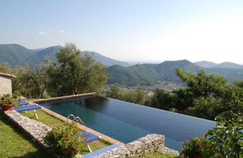 Balbano Villa Sleeps 8 Wifi