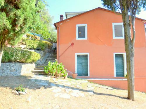 Beautiful Cottage In Massarosa With Lake View