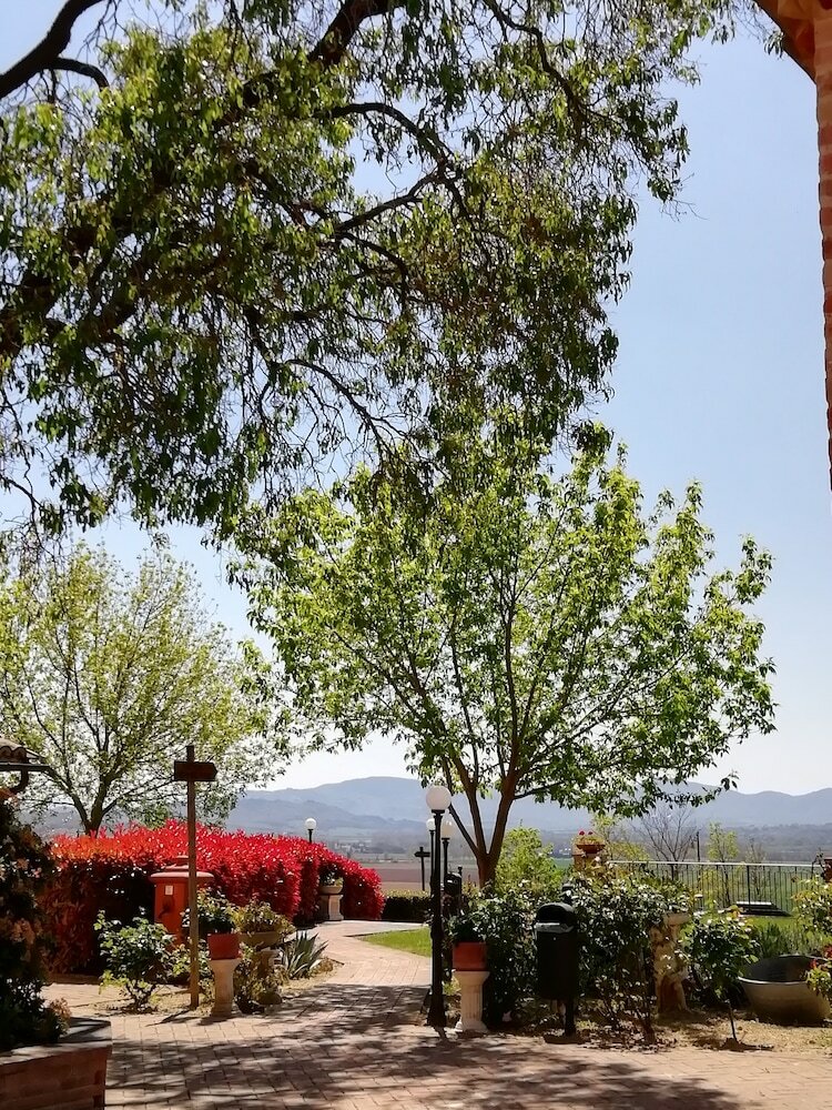 La Fonte Di Montebuono