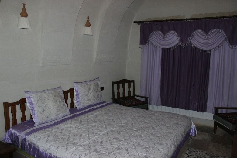 Dilek Tepesi Cave Hotel