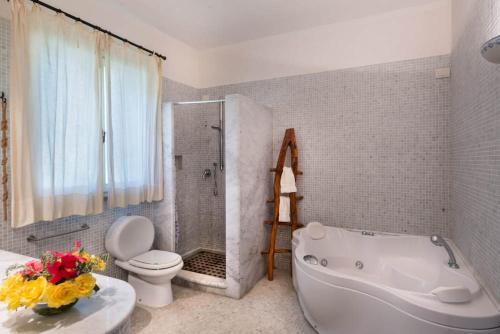Is Morus Villa Sleeps 12 Air Con Wifi