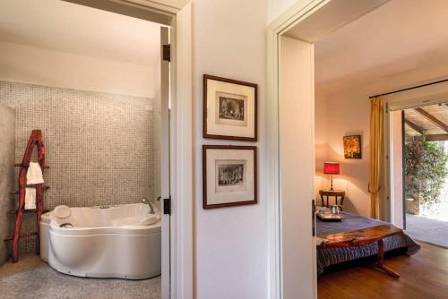 Is Morus Villa Sleeps 12 Air Con Wifi