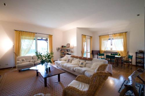 Is Morus Villa Sleeps 12 Air Con Wifi
