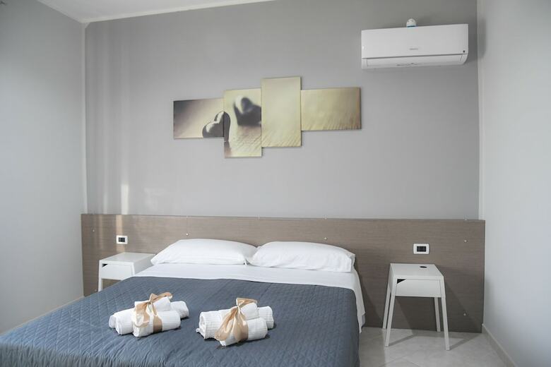 Hostal B&B Lamezia Airport