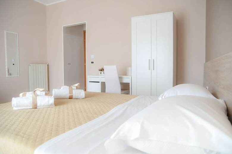 Hostal B&B Lamezia Airport