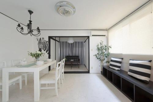 Zebrahouse Himejima