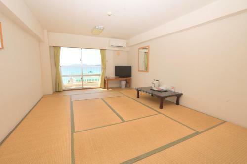 Hotel Tokashiku Marine Villege