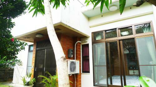 Hostal Songbird House