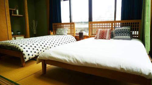 Hostal Songbird House