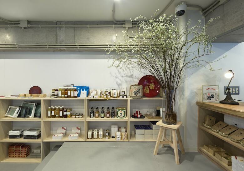 Common De - Hostel & Bar